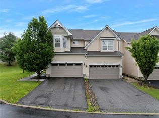 38 Woodside Knolls Dr, Middletown, NY 10940