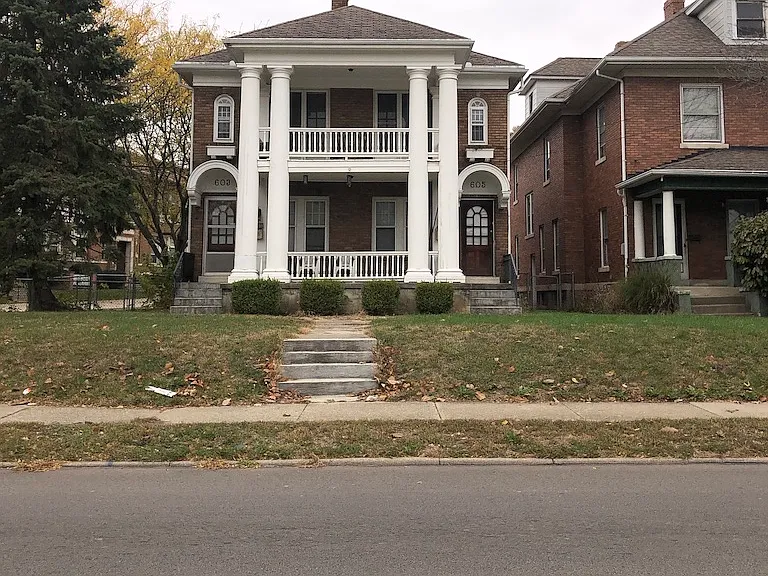 605 Forest Ave — Photo 1