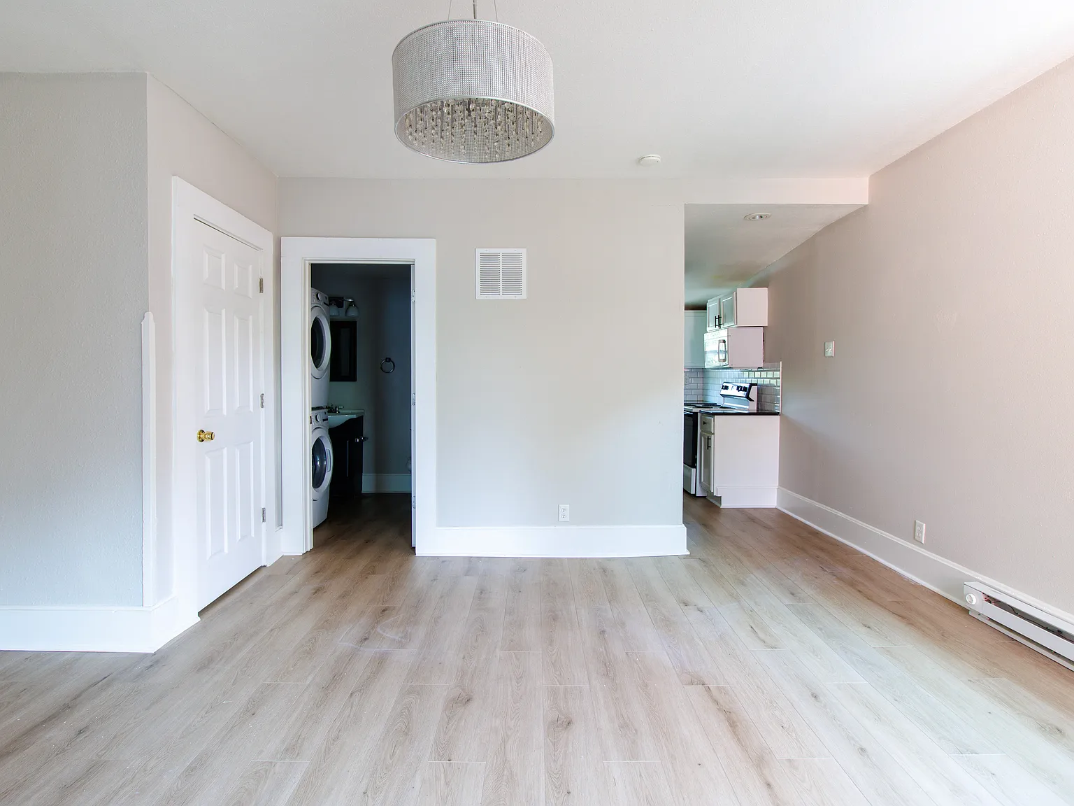 1 bed, 1.0 bath, 668 sqft, $1,195 — Photo 4
