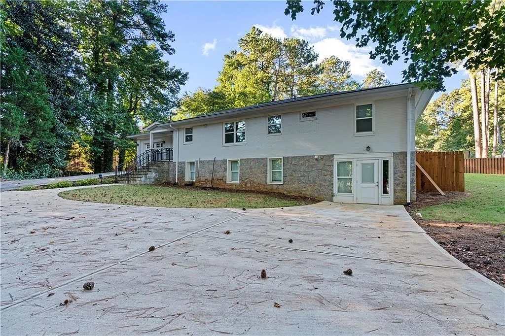 3 bed, 2.5 bath, 1403 sqft, $3,550 — Photo 1