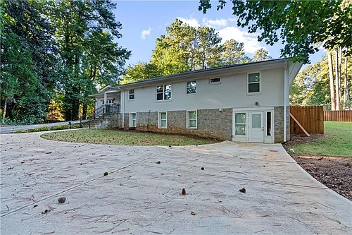 1841 Gainsborough Dr Photo 1