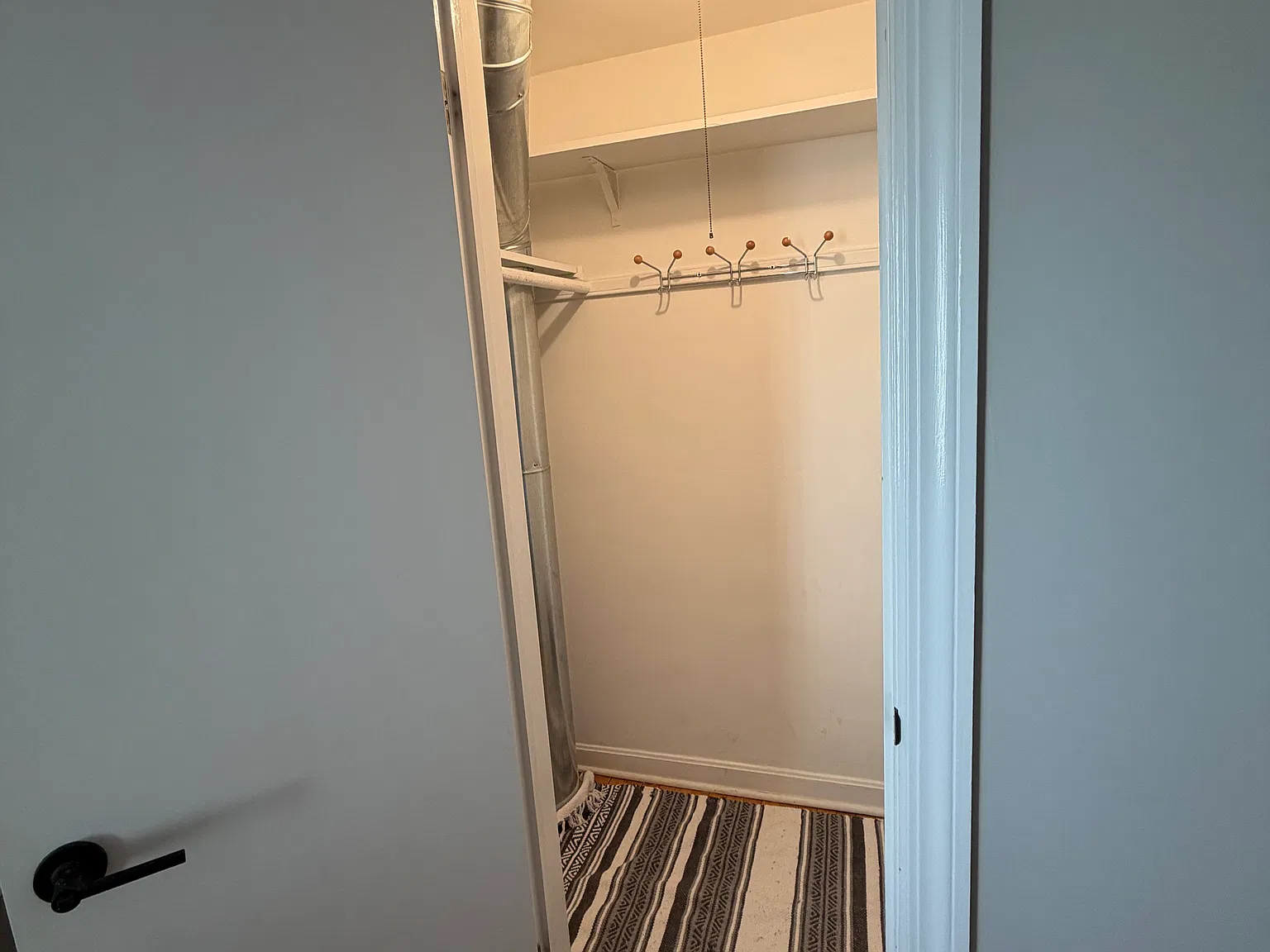 2 bed, 900 sqft, $1,800 — Photo 3