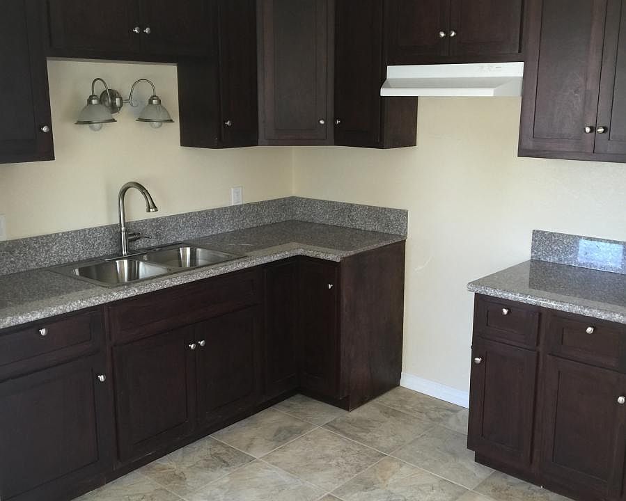1st image of 811 N La Paloma Ave