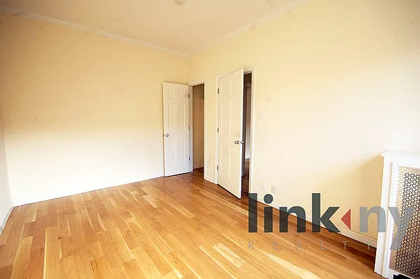 Rented by Link NY Realty | media 23