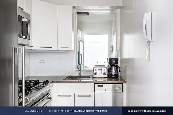 Rented by The Blueground | media 57