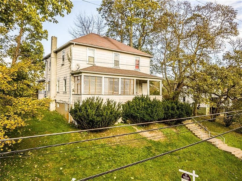 Welcome to Benjamin Street a 4 unit building located in a quiet residential neighborhood.