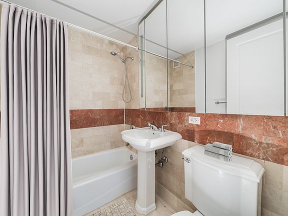 4th image of 260 W 54th St APT 23B