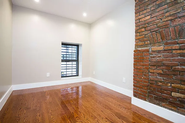 Rented by Nooklyn NYC LLC | media 38