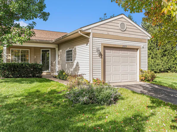 2609 Cascade Place Dr SE, Grand Rapids, MI 49546