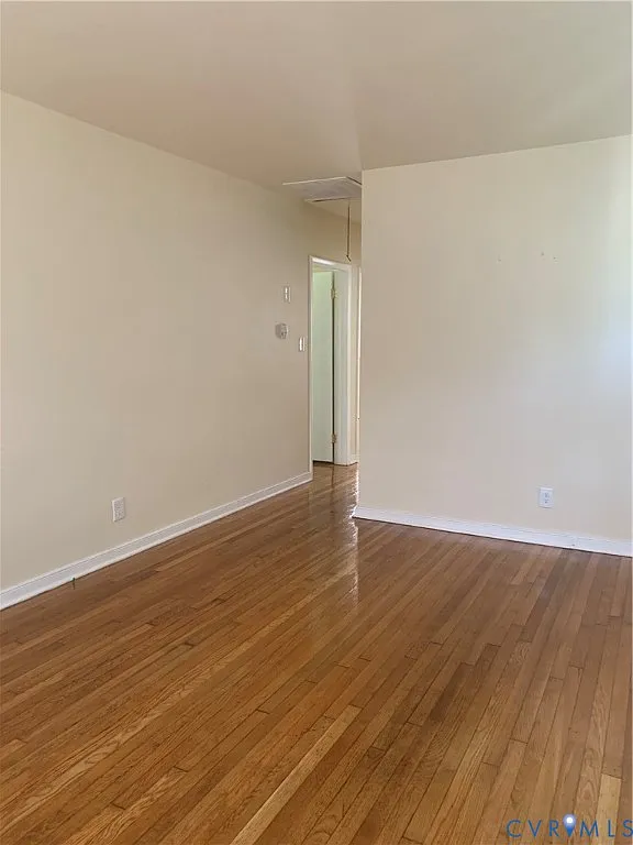 3 bed, 1.0 bath, 864 sqft, $1,500 — Photo 2