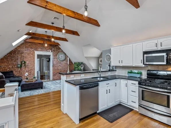 4 Ada St #3, Roslindale, MA 02131