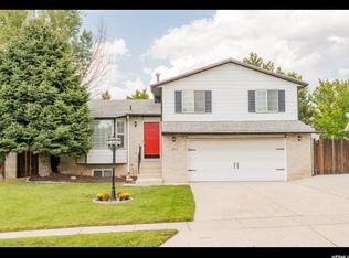 1613 E Wood Glen Rd, Sandy, UT 84092