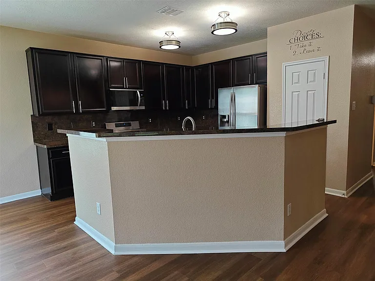 7915 Moss Springs Ct — Photo 12