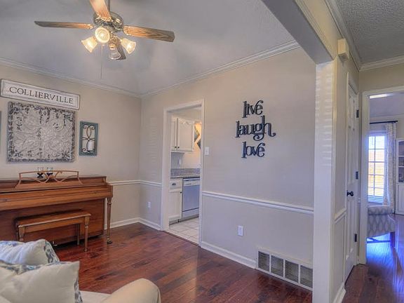 3rd image of 388 Ashley Dr