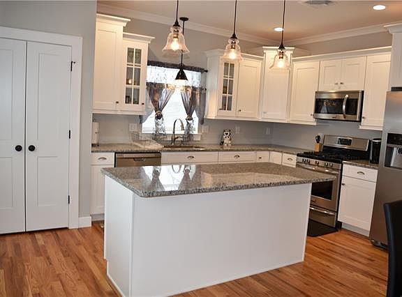 5th image of 2 McNamara Dr