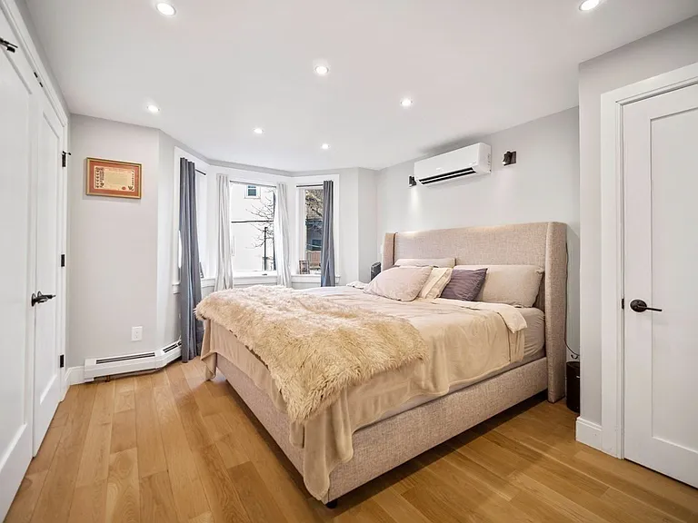 269 Webster St #3 — Photo 11