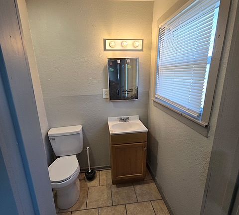 4th image of 715 W Ave E #11