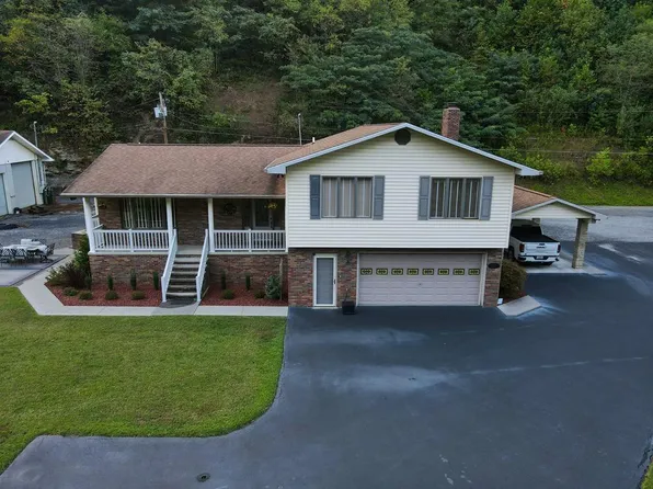 1077 Navigator Rd, Grundy, VA 24614