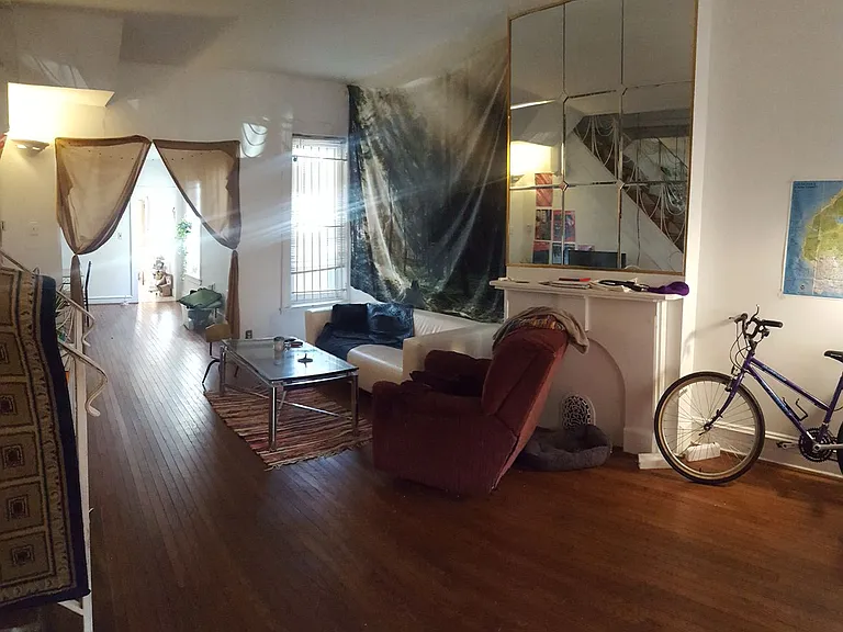 1613 Fontain St — Photo 3