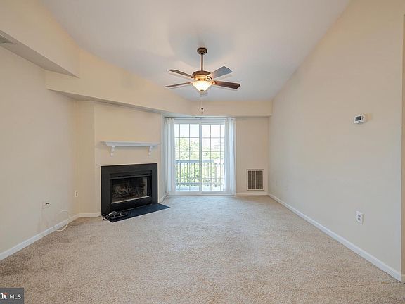 4th image of 6919 Victoria Dr #6919K