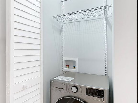 3rd image of 1546 W Jonquil Ter APT 306