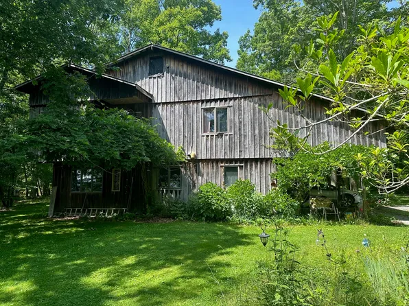 833 Oak Cliff Ln, Alderson, WV 24910