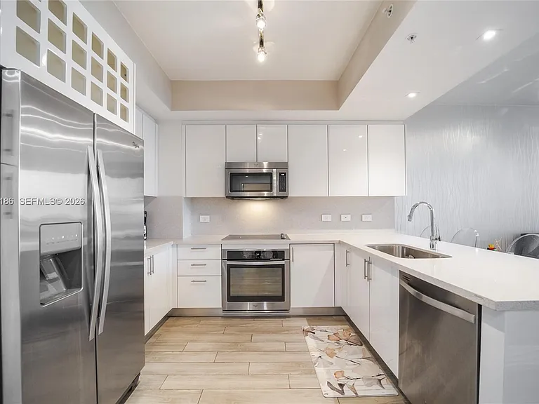 999 SW 1st Ave #1208 — Photo 5