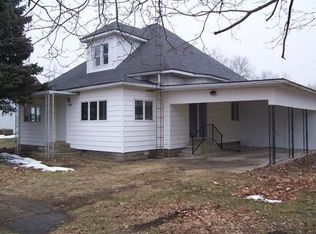 329 N Spruce St, Stewardson, IL 62463