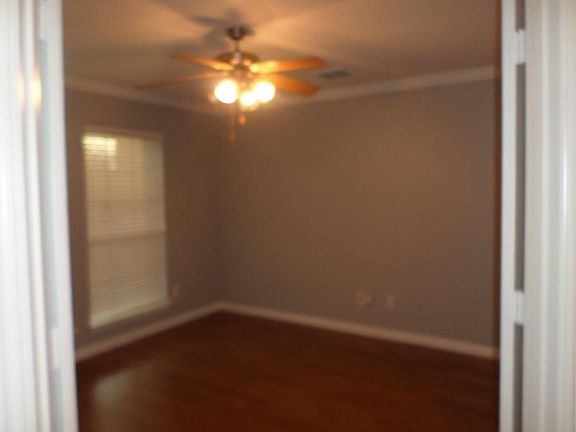 5th image of 1014 Castroville Dr