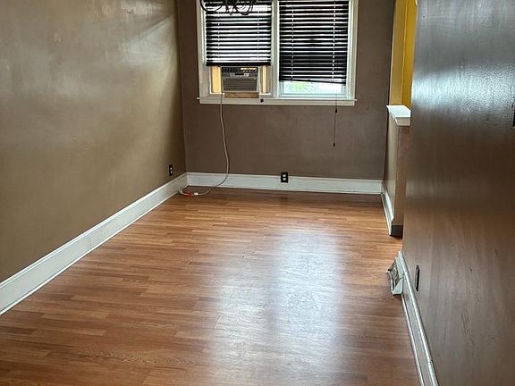 4th image of 4302 Potter St