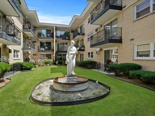 6161 W Higgins Ave APT 107, Chicago, IL 60630