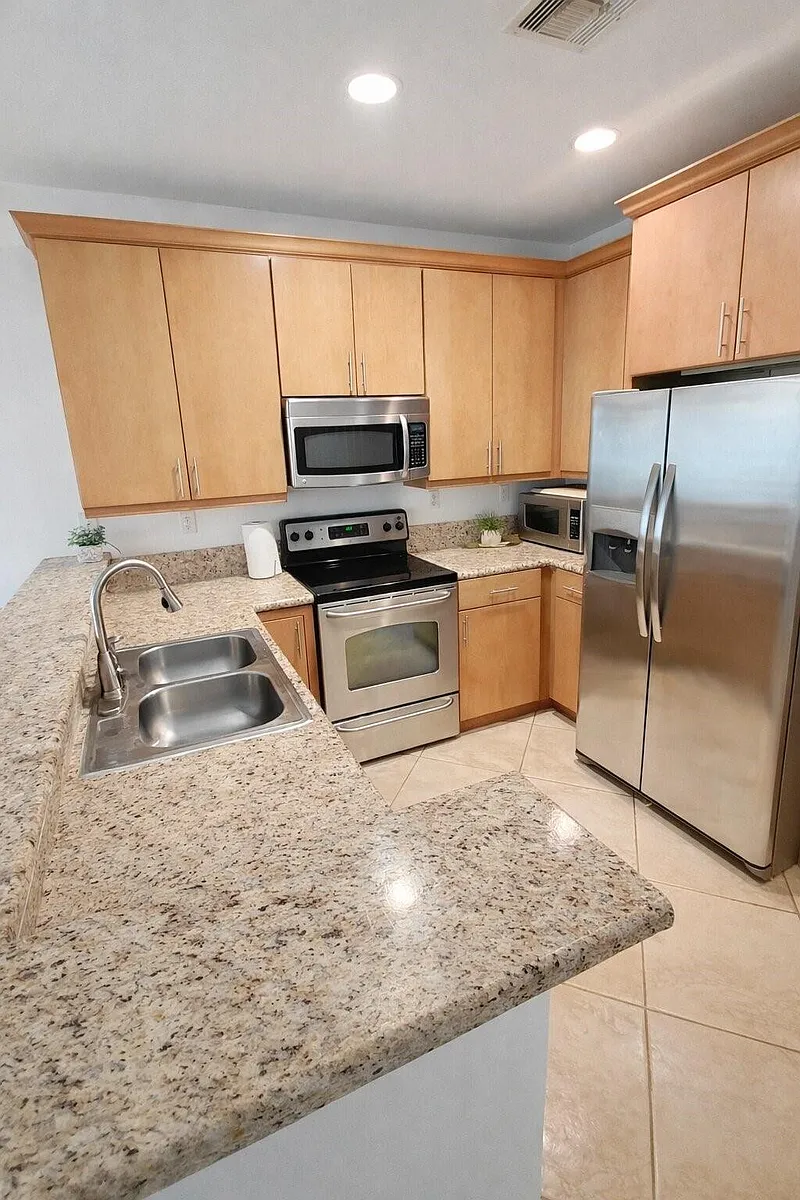 Building Photo - 2521 NW 31st Ct #2521