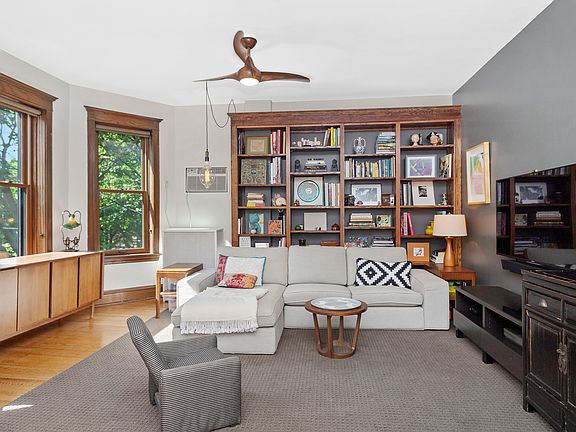 3rd image of 6219 N Magnolia Ave #2N