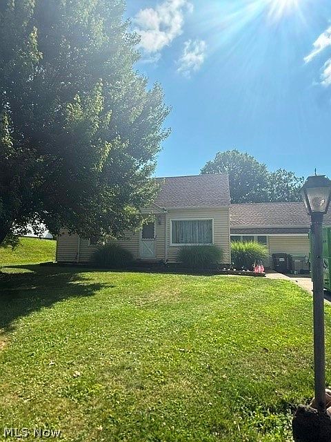 1st image of 184 Perry Dr NW