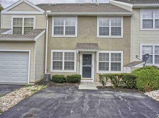 10 Courtyard Dr, Carlisle, PA 17013
