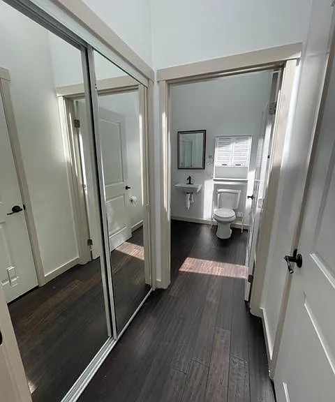 1419 De La Vina St #E — Photo 9
