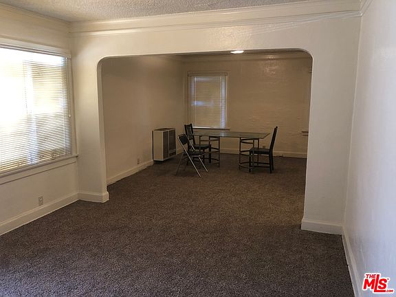 2nd image of 709 W 54th St