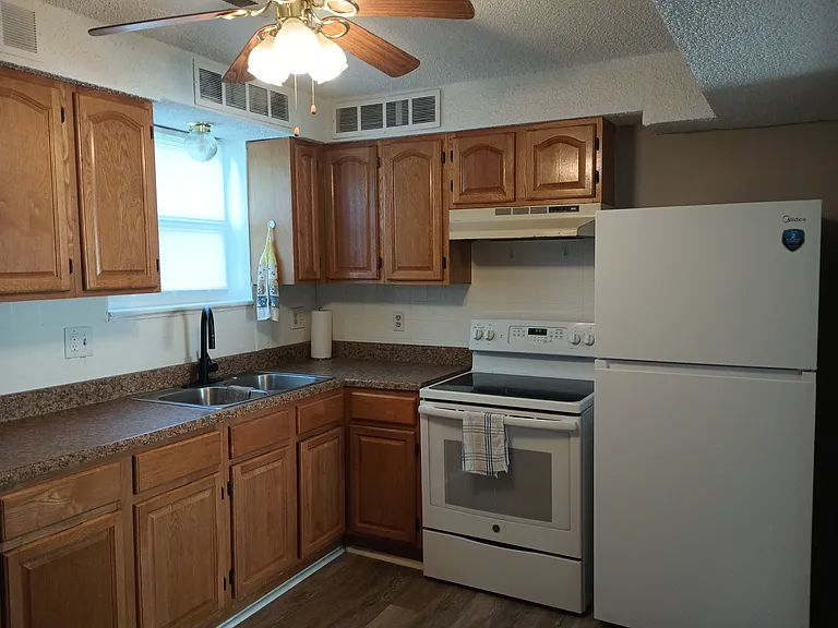 Kitchen 1