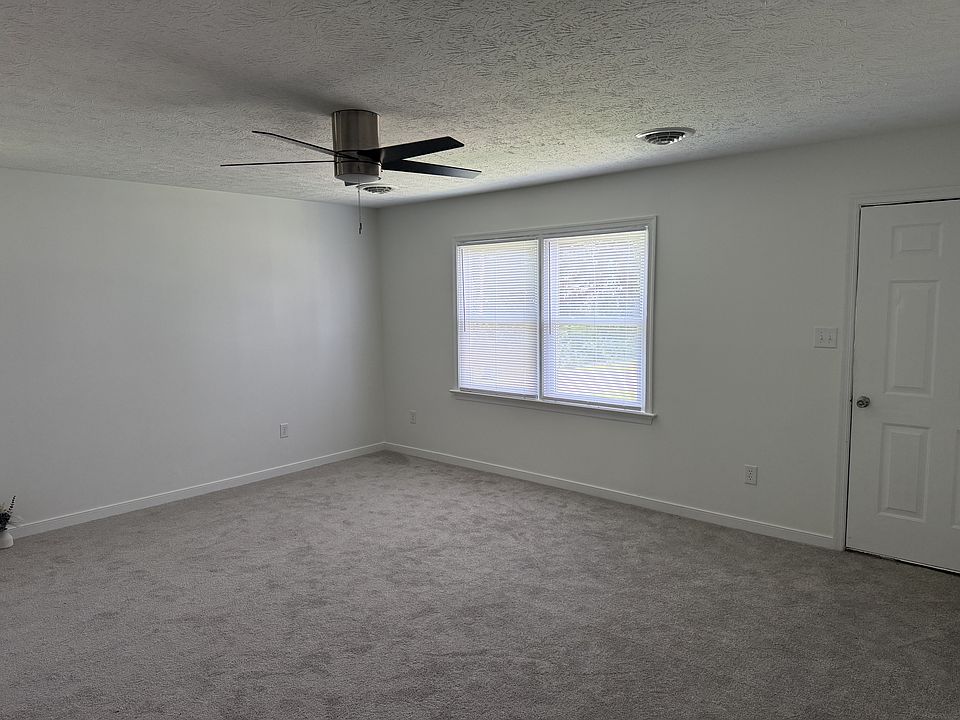 1st image of 218 N Mapleleaf Ave