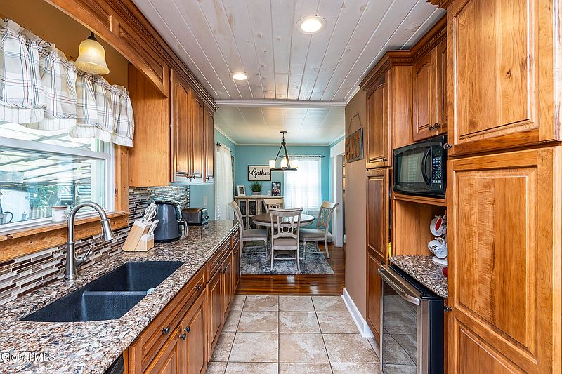 5th image of 1729 Tibbits Avenue