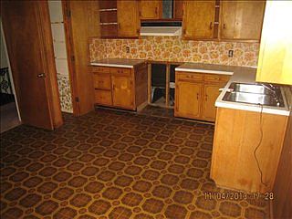 3rd image of 364 Cumberland Dr
