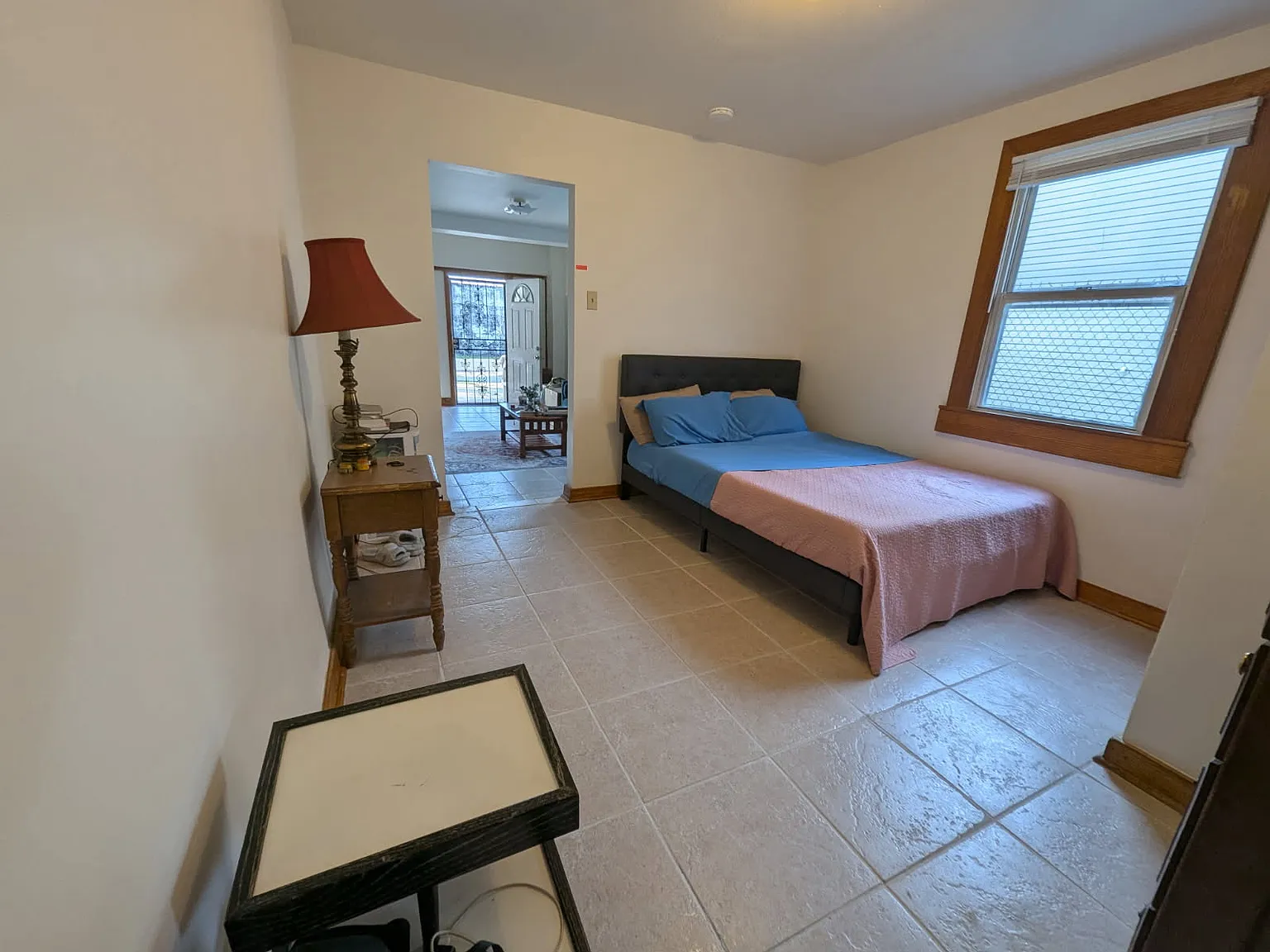 1 bed, 1200 sqft, $1,050 — Photo 2