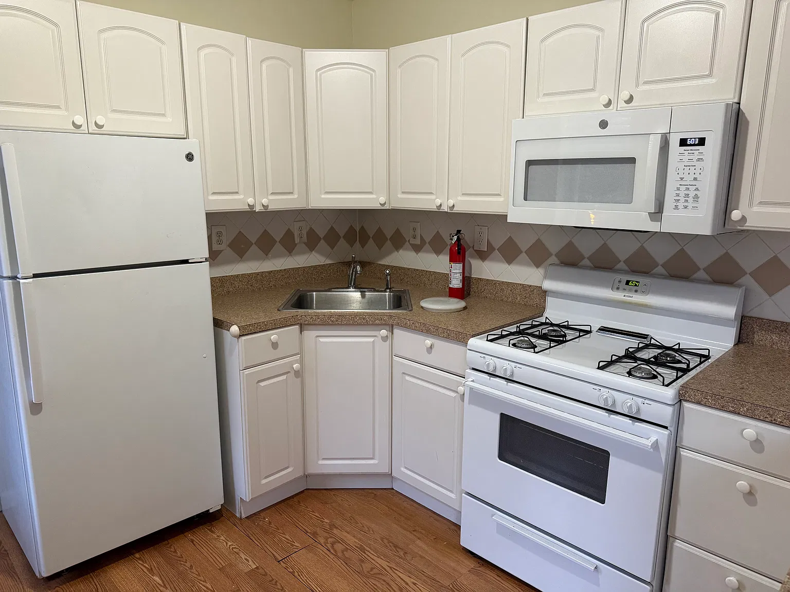 2 bed, $2,700 — Photo 3