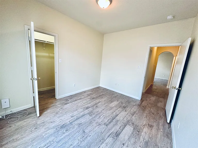 2873 Southampton Way #B — Photo 38