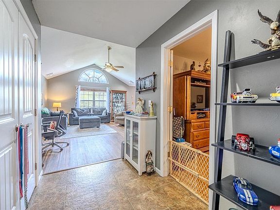 5th image of 1407 Berrywood Dr