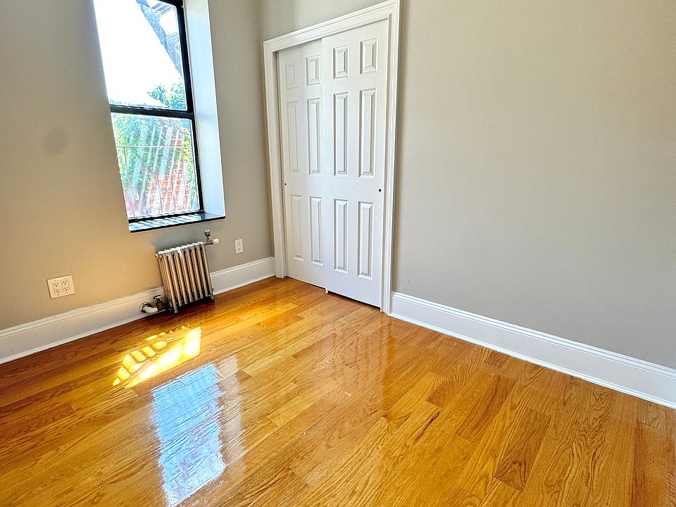 2nd image of 54 Maujer St #6I