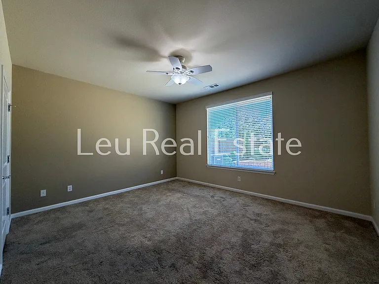 7425 Foxburgh Ct — Photo 9