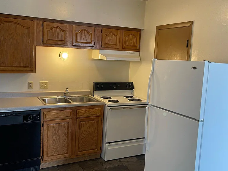 509 S Linn St #4 — Photo 2