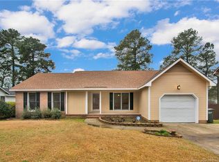 7482 Fairpoint Rd, Fayetteville, NC 28314