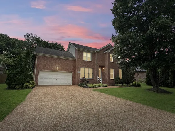 6665 Autumnwood Dr, Nashville, TN 37221